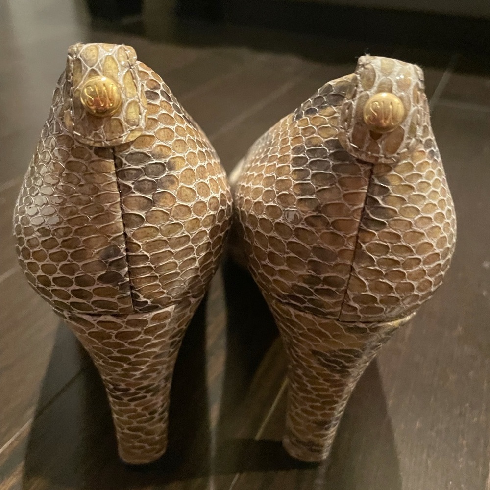 Like New Stuart Weitzman Python Pumps, Size 8 - image 2